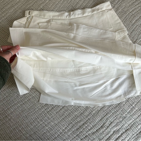 ⚪️🤍 WHITE BCBG MaxAzria origami pleated Layered Mini Skater Skirt Size 2 - Picture 9 of 16